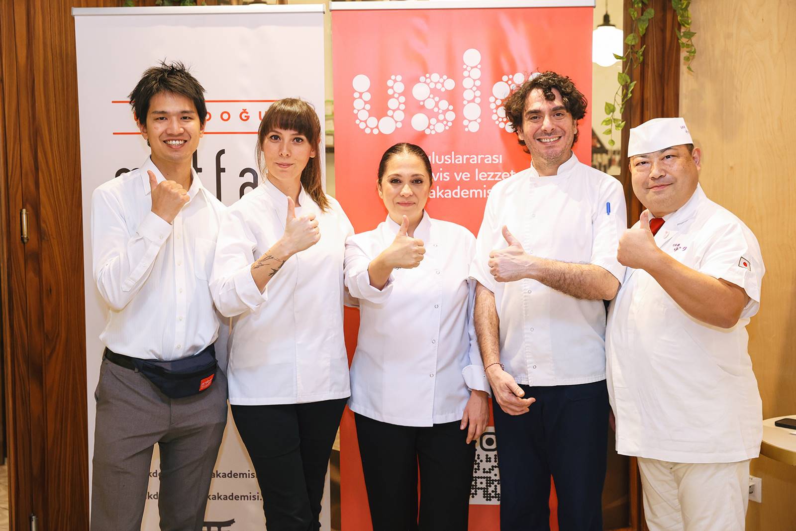 Profesyonel Japon Mutfak Sanatları öğrencileri unvanlarını törenle aldı 